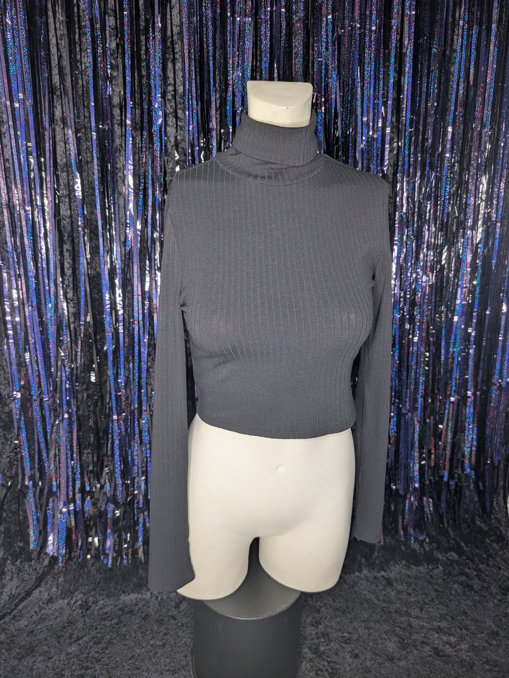 SHEIN Charcoal Ribbed Mock Neck Long-Sleeve Crop Top